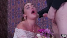 Видео русская госпожа срёт рабу в рот